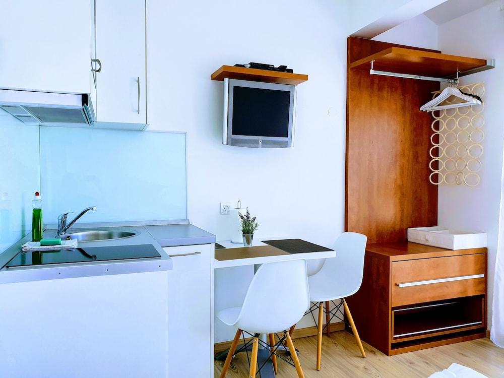 Johnny Apartment Podstrana